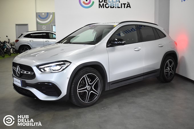 MERCEDES-BENZ GLA 200 d Automatic Premium